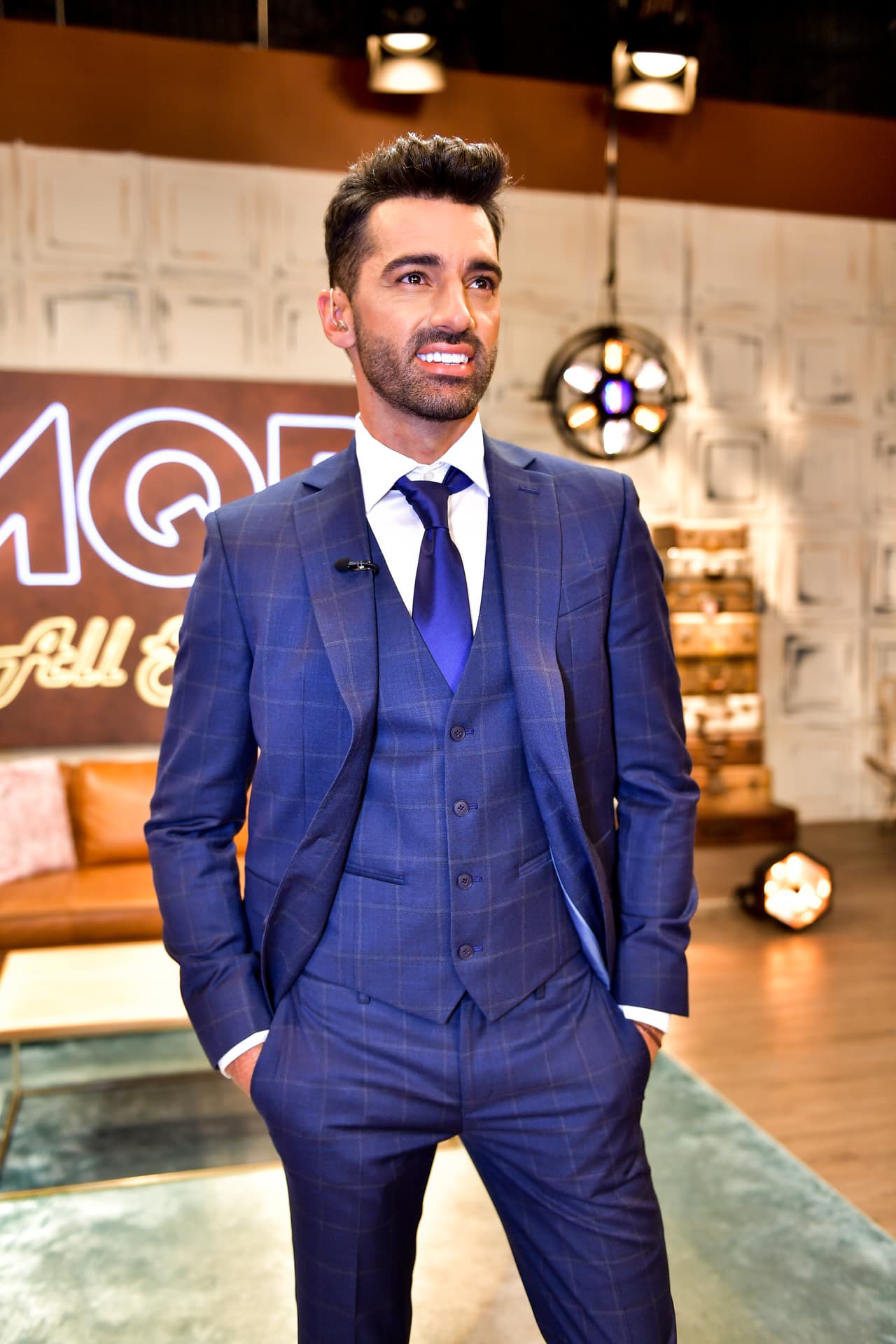 Toni Costa cautivó cada gala con sus looks casuales, sin embargo, para la gran final optó por un estilo más clásico. El azul y blanco fueron un acierto seguro.