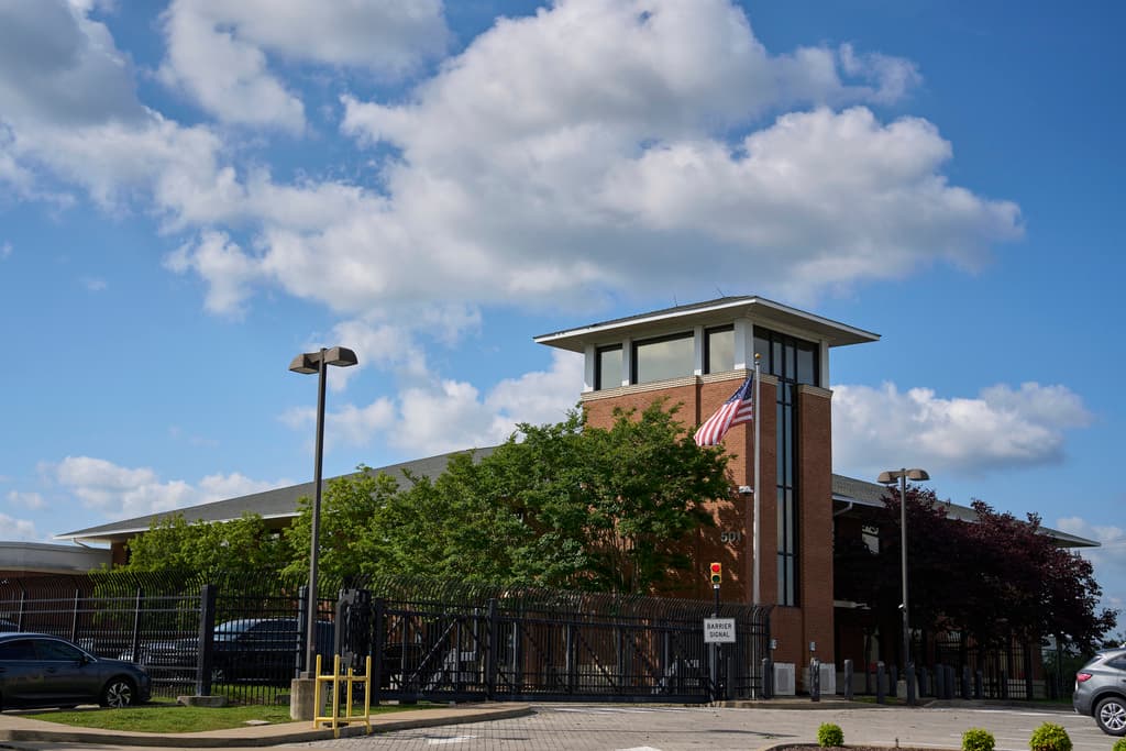 Arrestan a más de 100 personas en Tennessee en una operación conjunta de ICE con autoridades estatales