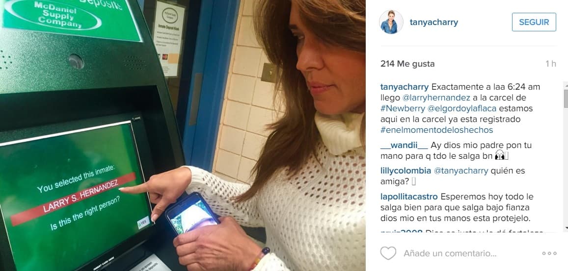 La reportera Tanya Charry informó de manera inmediata que el cantante llegó a las 6:24 de la mañana.