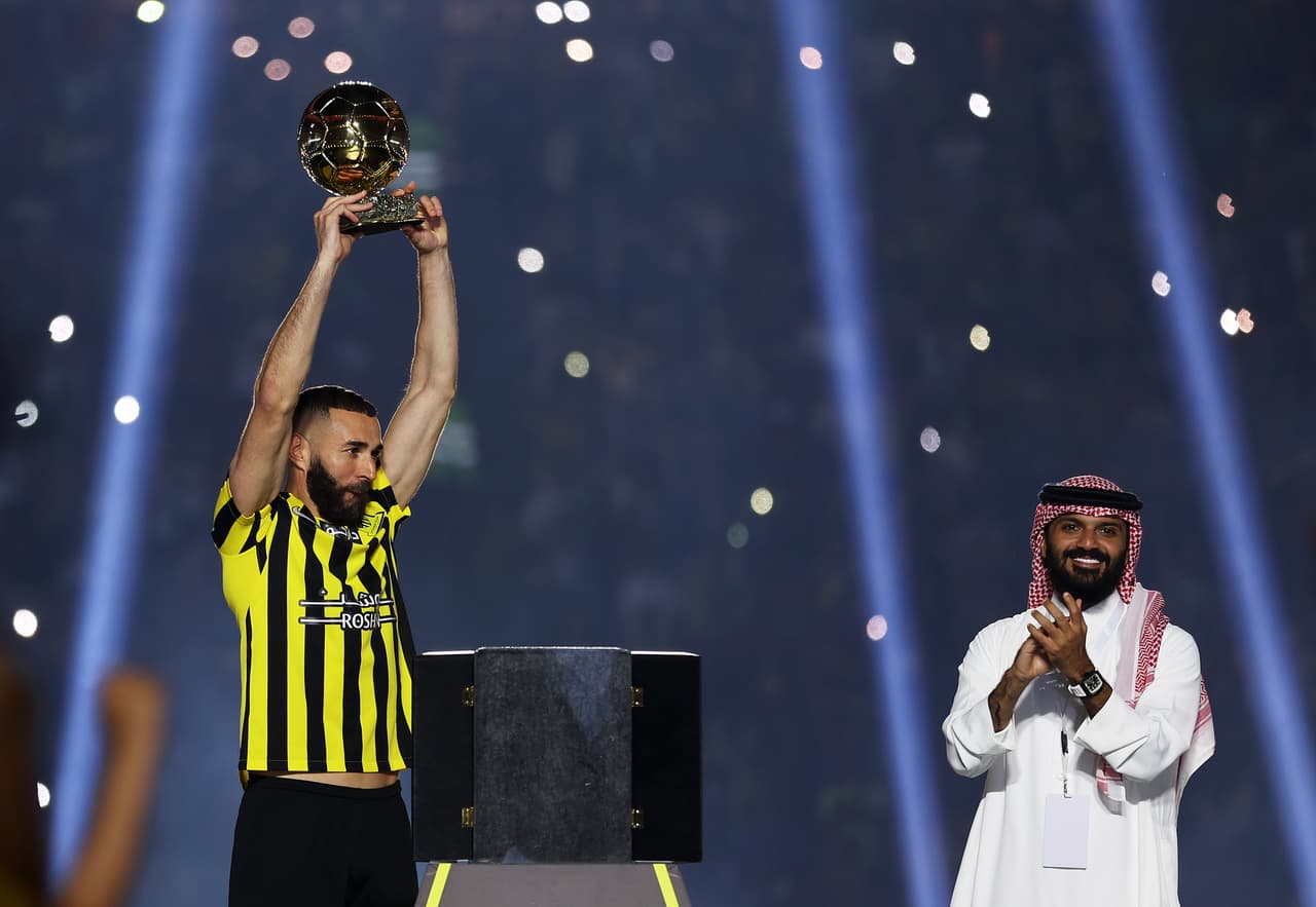 ¡Locura en Arabia! Karim Benzema es presentado ante 60 mil fans