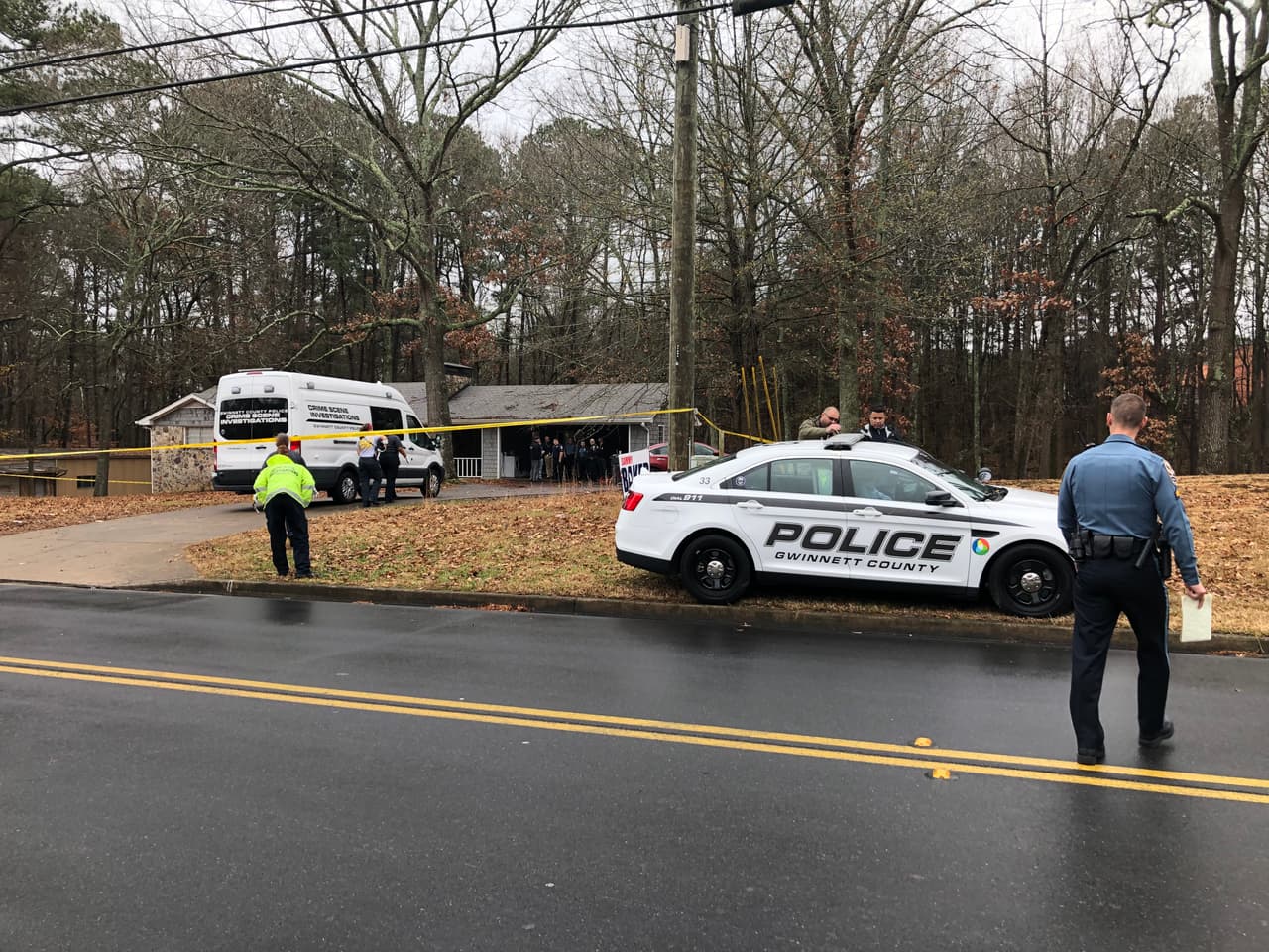 Información sobre el caso se puede reportar al 770-513-5300 y al 404-577-8477.