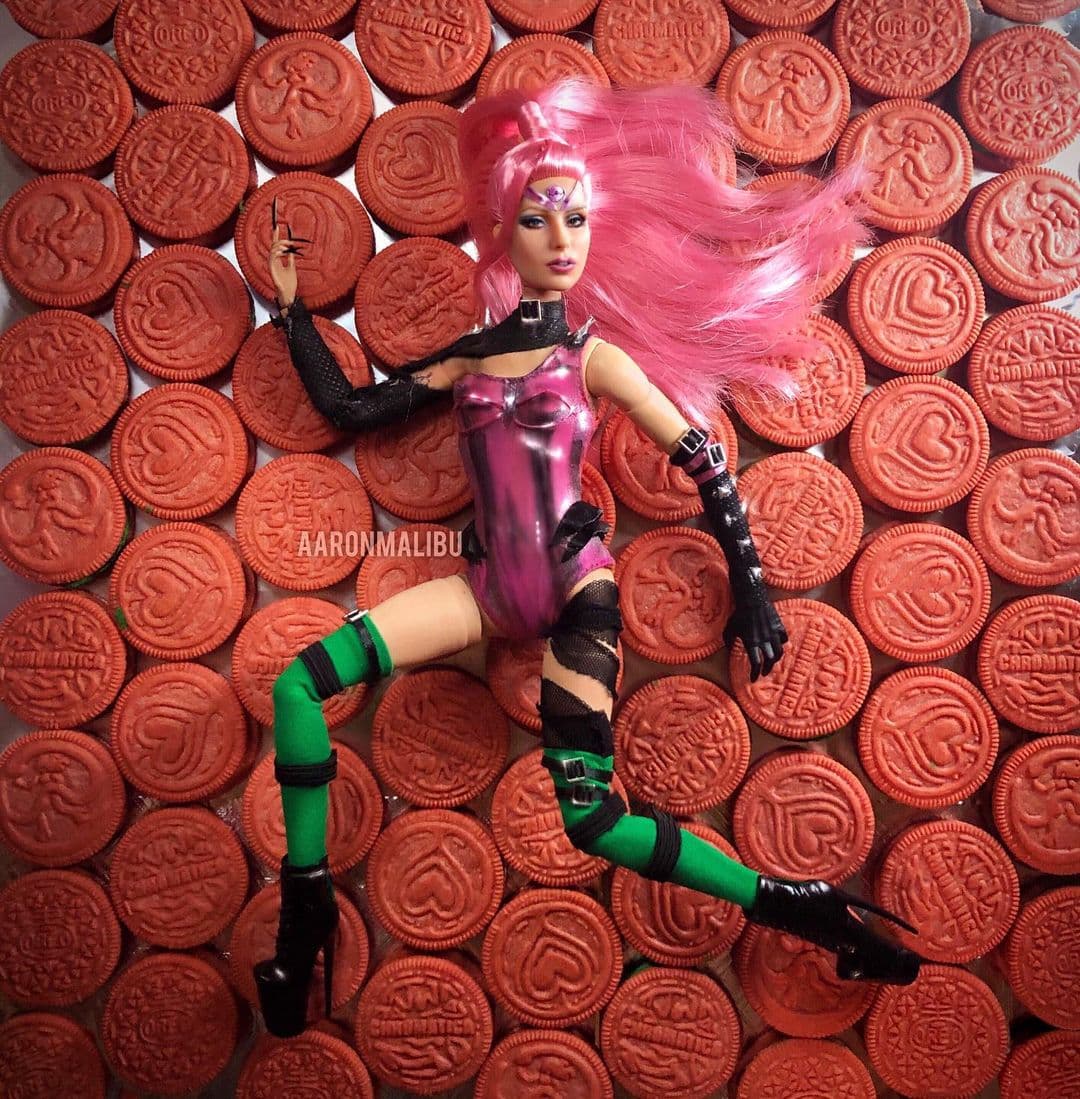 En entrevista para AnimalMX, artista comentó que inició su colección en 2015 con una muñeca de Lana del Rey y después realizó diversas celebridades internacionales como Lady Gaga y Marilyn Monroe.