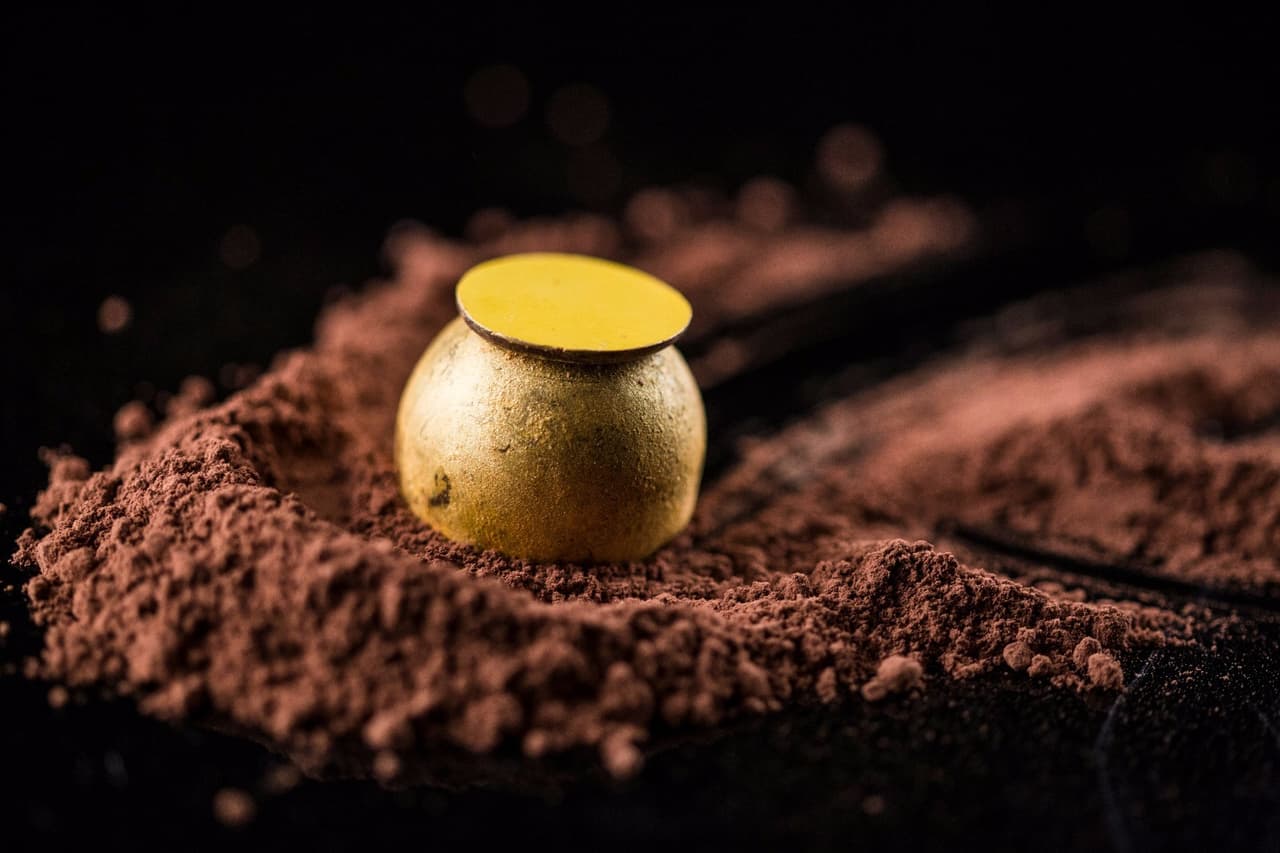 Trufa de mezcal y frutas.