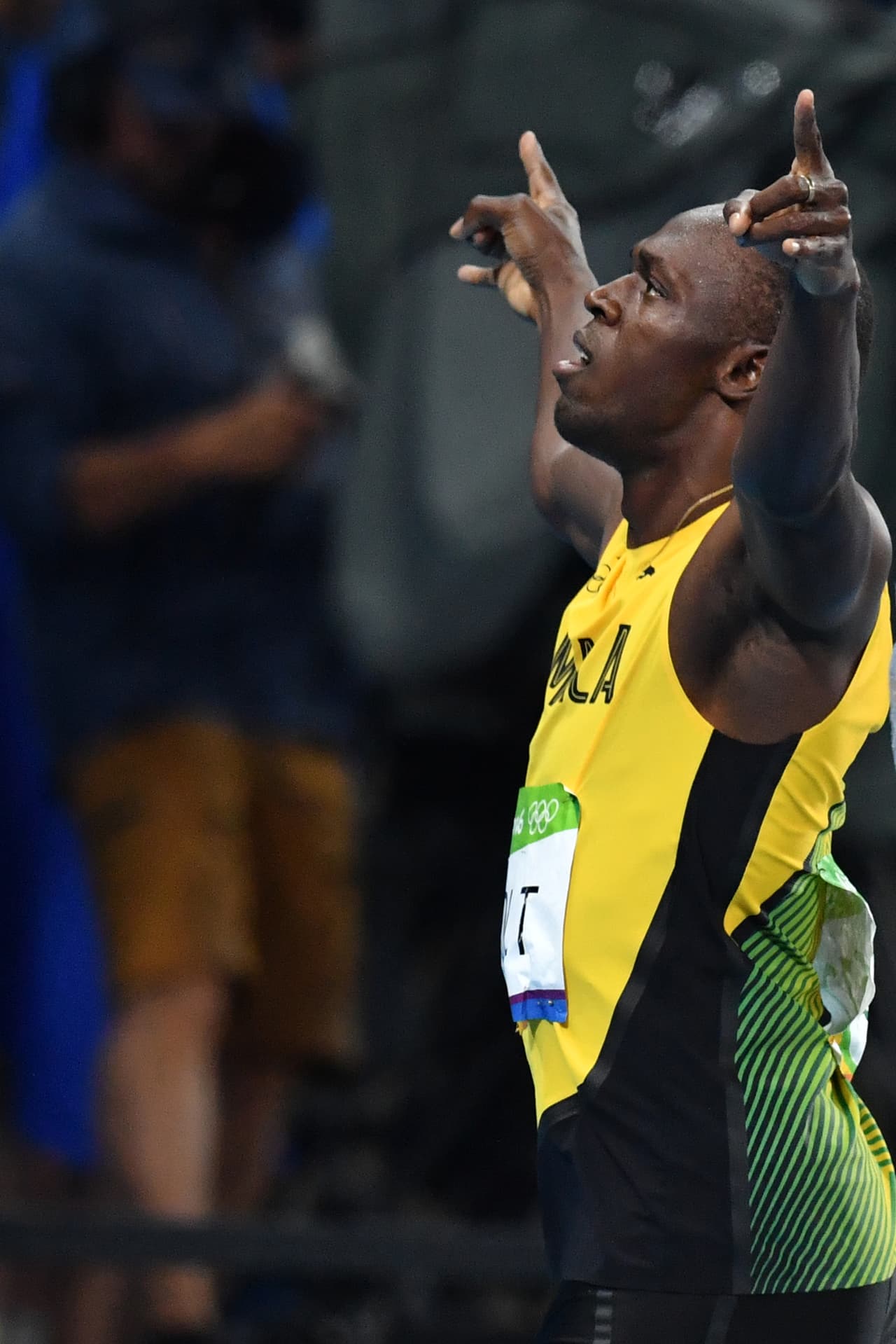 Usain Bolt (Jamaica), ganador de los 200 metros, por tercera vez en juegos olímpicos.