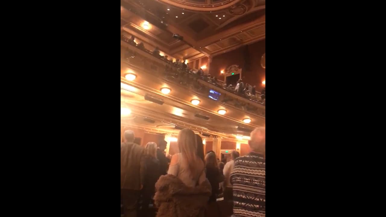 Un hombre grita "Heil Hitler" durante un recital judío y genera pánico en el auditorio