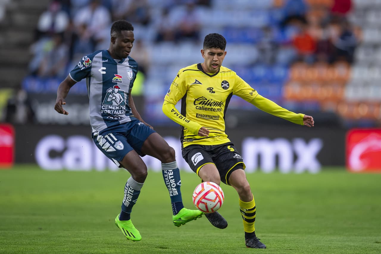 Pachuca rescató un punto en tiempo de compensación y le arrebató a Mazatlán su primer triunfo de la temporada.
