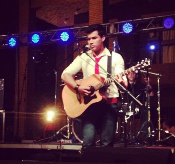 Andrés nació en Los Angeles y con tan solo un año regresó junto a su familia a Bolivia.