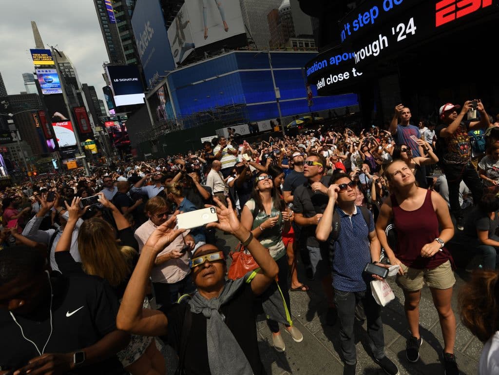 Eclipse solar: 3 horas en las que EEUU se olvidó de este mundo