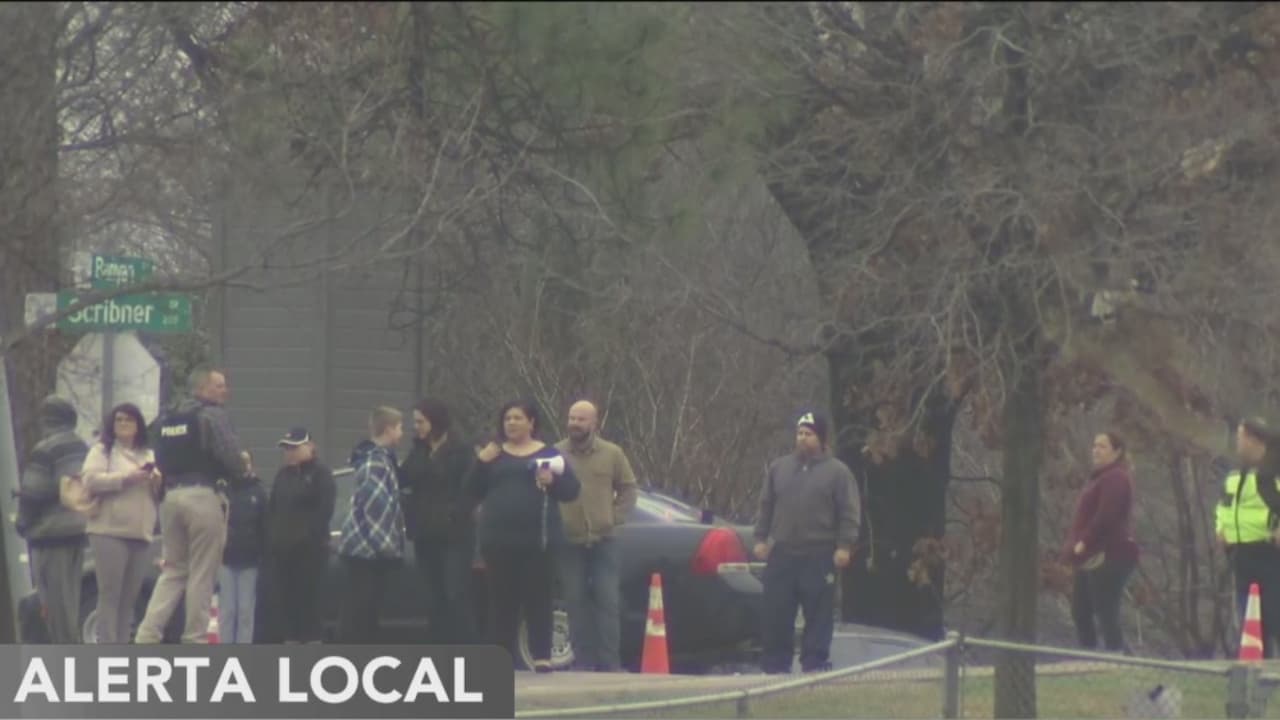 Desalojan dos escuelas de Grapevine por amenazas de bomba