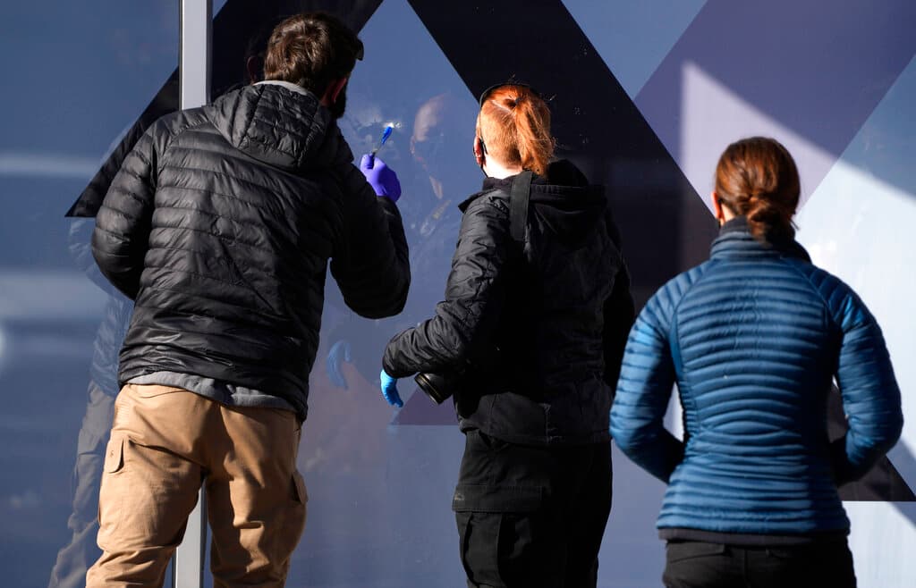 Identifican al autor de múltiples tiroteos en Colorado, quien habría escogido a la mayoría de sus víctimas