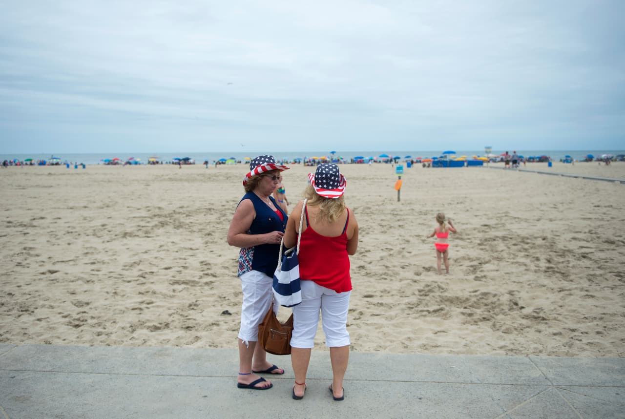 Un dia de playa para celebrar el 4 de julio en Ocean City, Maryland.