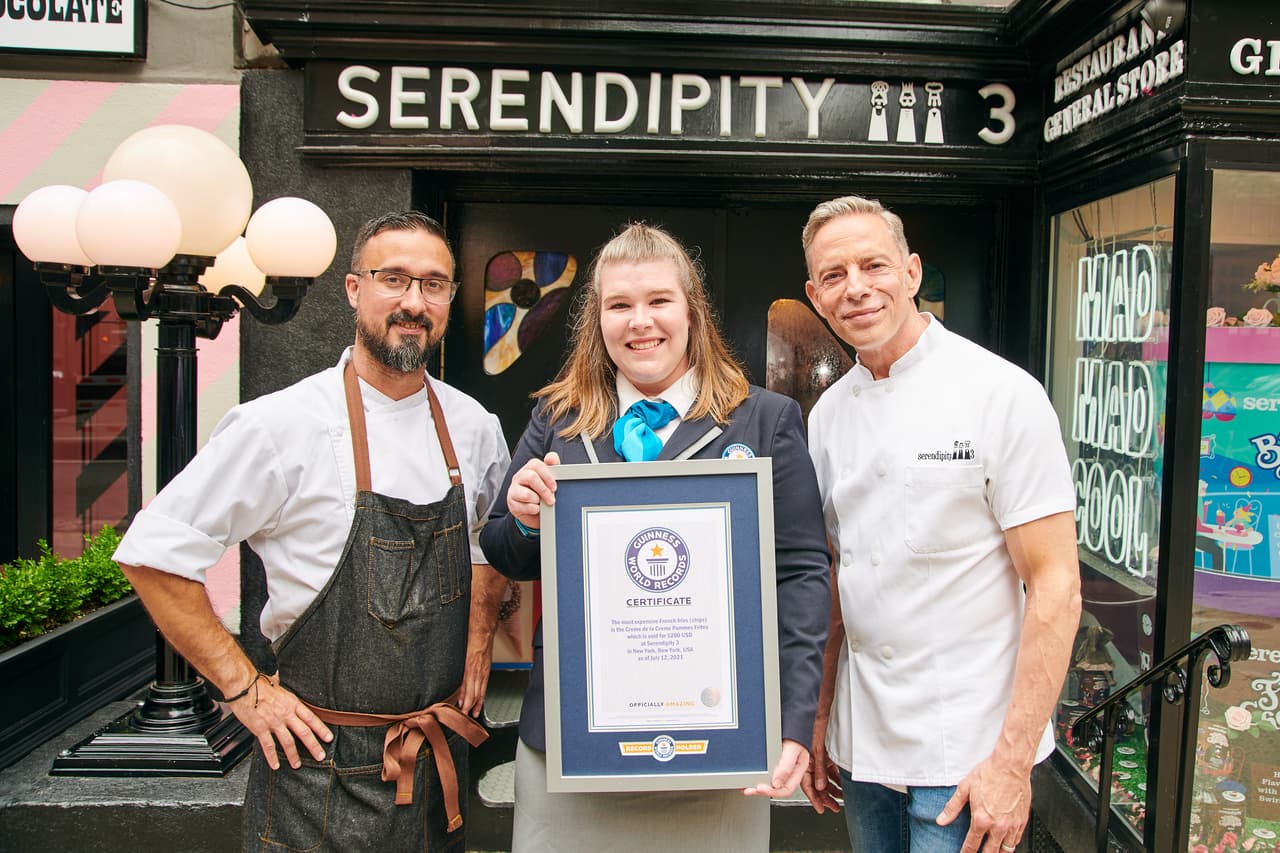 Las papas fritas del chef Calderone, que aparecen en el Guiness Book of Records como las más caras del mundo, se cocinan tres veces en grasa de ganso pura, traída desde el suroeste de Francia.