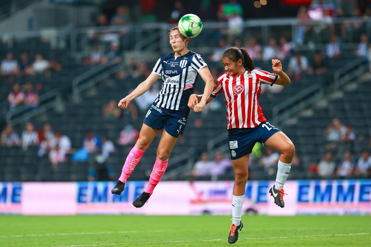 No se conforman. Las Chivas ganaron la Liga y ahora derrotaron a Rayadas para conquistar el Campeón de Campeones.