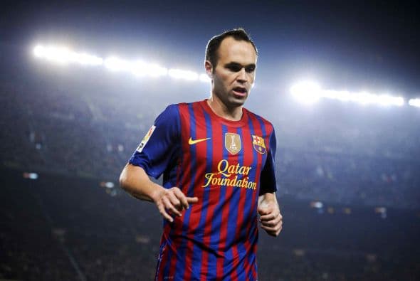 Andrés Iniesta gana poco más de $8 millones de euros, casi $11 millones de dólares.