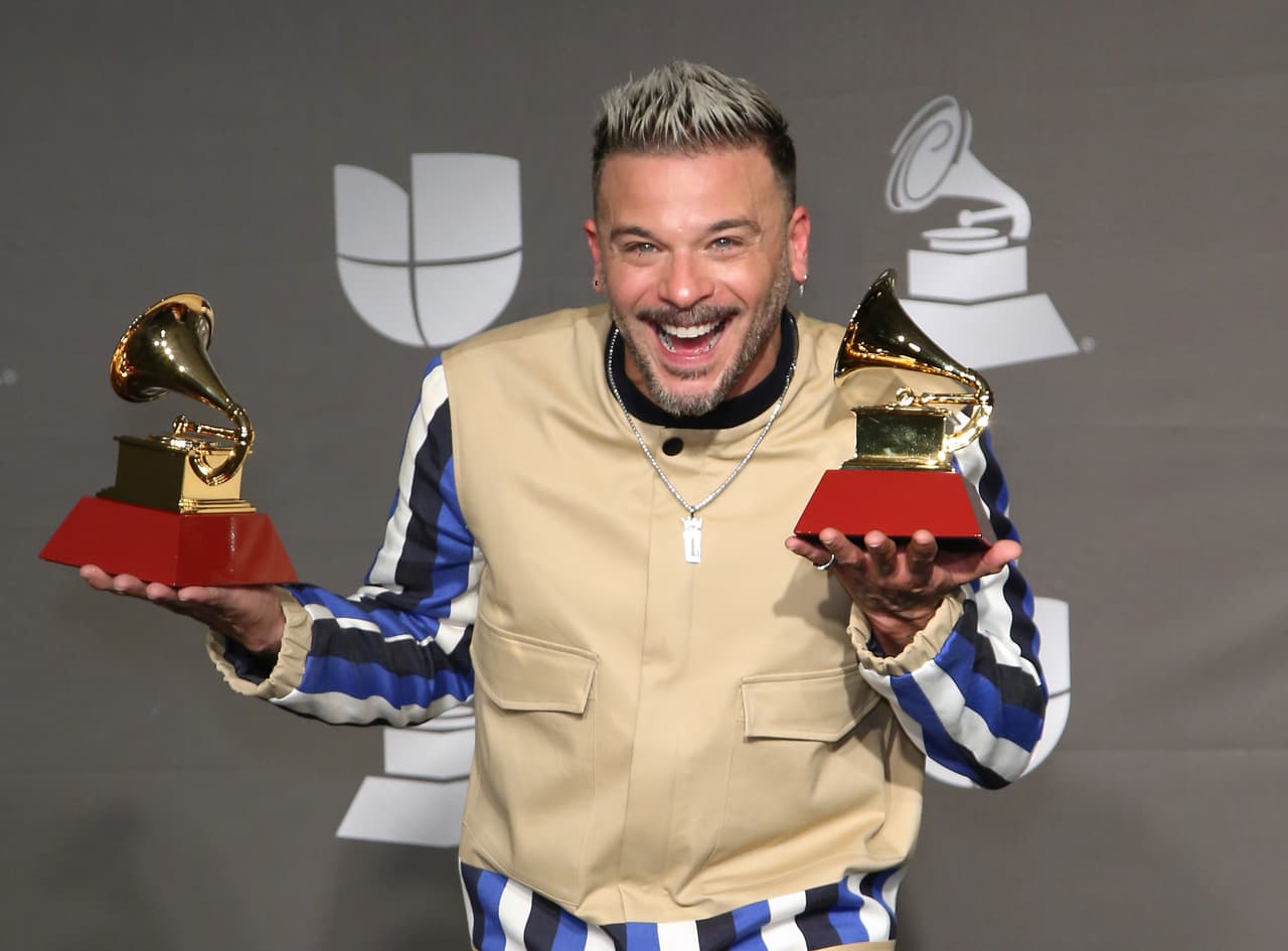 "Estos premios añaden dos puntos de exclamación a mi fiesta de cumpleaños", comentó al presentar los galardones que ganó por Canción del Año y Mejor Fusión/Interpretación Urbana. 
<br>