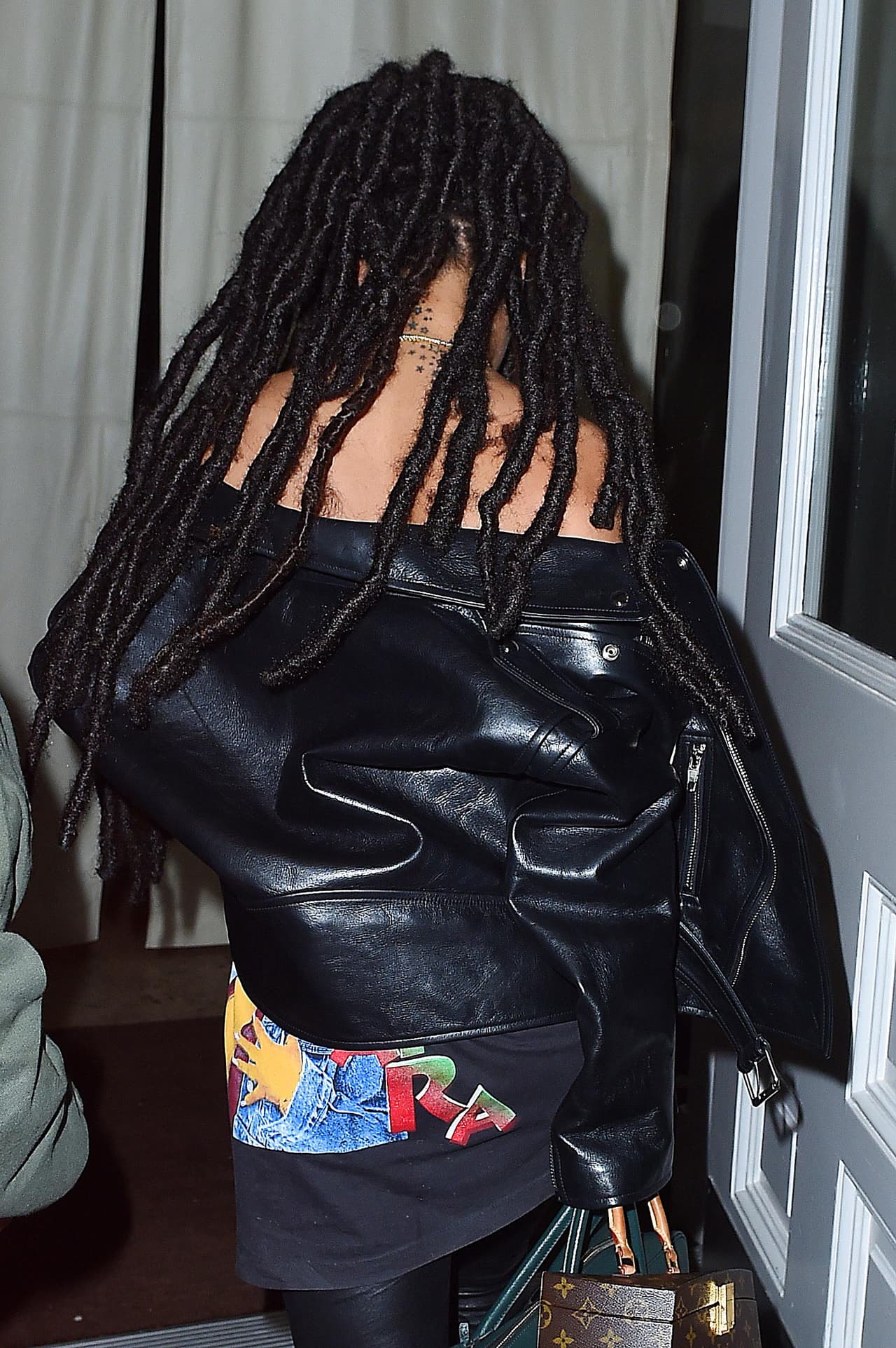 También han aparecido en público tomados de la mano y besándose.