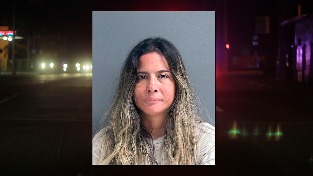 Acusan a mujer de dejar a su hija sola en un auto fuera de bar en DeLand