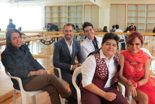 Los chicos recibían clases de canto hasta el momento de subir al escenario.