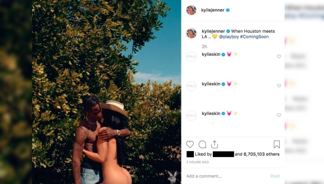 Recientemente, Kylie Jenner 
<a href="https://www.univision.com/famosos/travis-scott-fue-el-responsable-de-que-kylie-jenner-posara-para-playboy-y-el-mismo-la-entrevista-fotos">protagonizó la portada</a> de la revista Playboy, en su versión de Estados Unidos, donde Travis se desempeñó como su entrevistador.