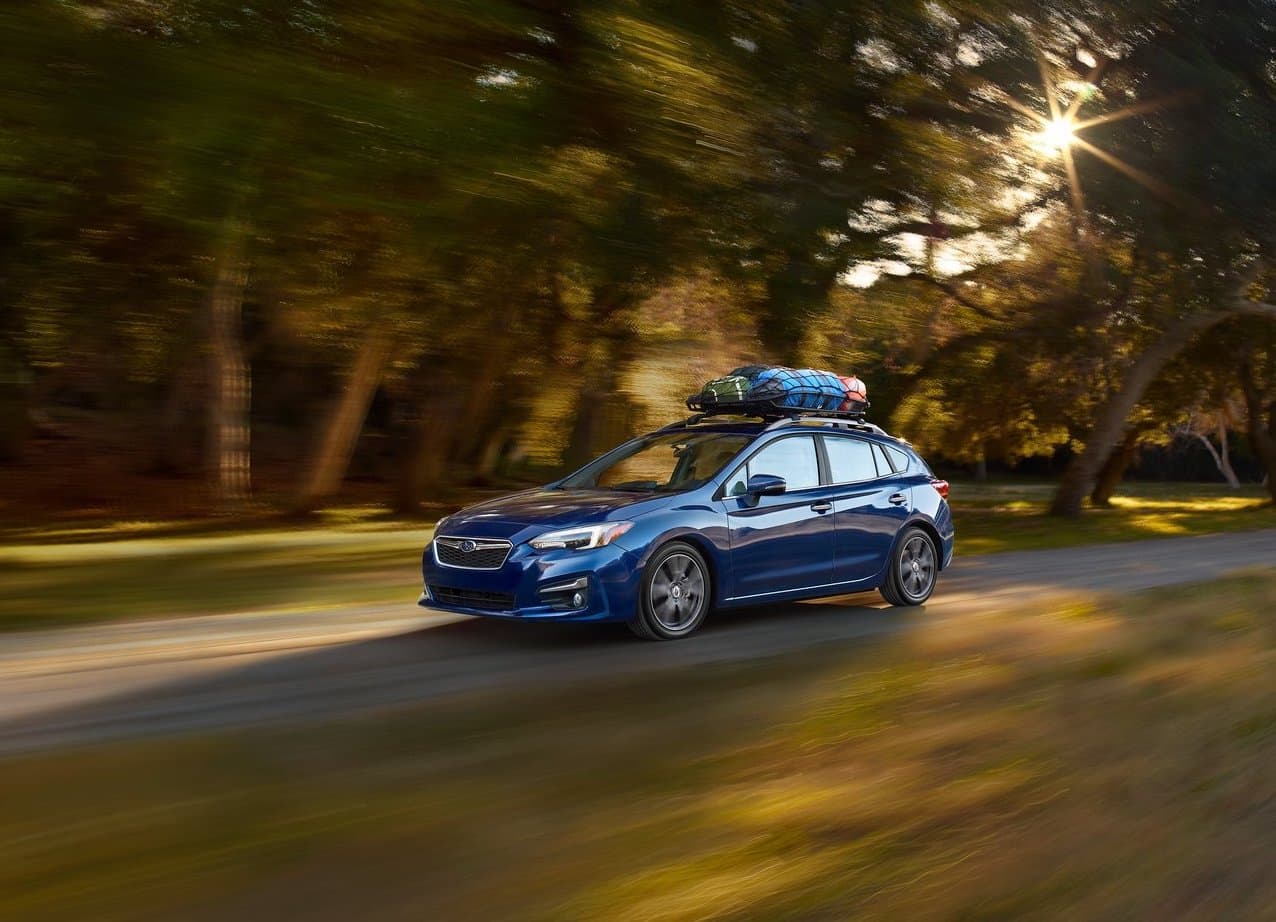 <b>9. Subaru Impreza</b>
<br>
<br>Porcentaje de dueños con al menos una multa por exceso de velocidad: 14.66%
<br>Precio base: $18,595
<br>Potencia: 152 HP
<br>
<br>En la imagen un Subaru Impreza 2017.