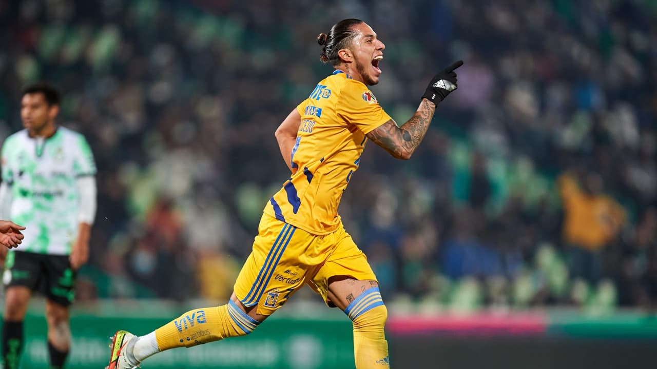 Carlos Salcedo firma contrato con FC Juárez hasta 2026