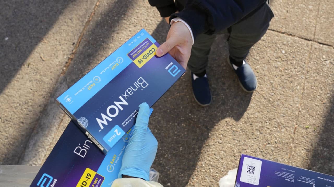 Estas bibliotecas del condado Maricopa regalarán pruebas caseras de covid-19