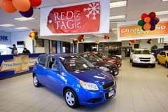 Concesionarios dicen que ventas de autos en Texas caen 25% tras nuevas leyes migratorias 