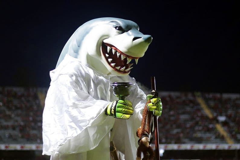 El Tibu Jarocho se convirtió en un ícono del futbol mexicano por sus diversas personalidades ¡Ahora homenajeó a Kobe Bryant y La Parka.