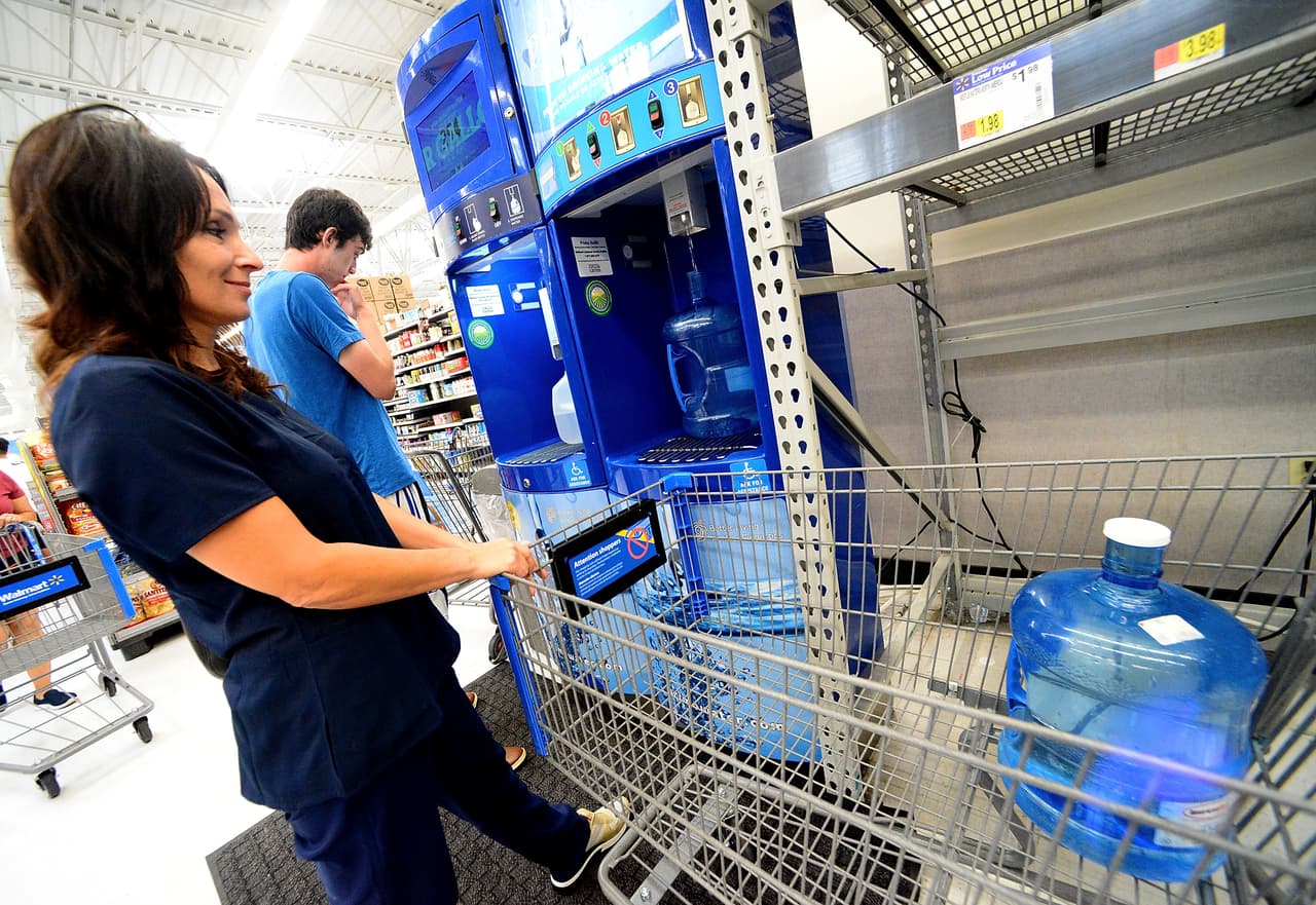 Mercados y comercios del estado muestran un flujo masivo y constante de compradores. 
<br>