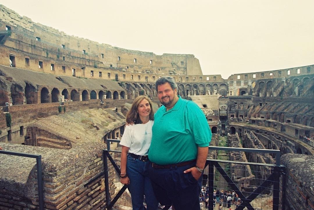 La amistad se convirtió en algo más luego de que Millie hizo que se decidiera entre ella y una mujer con quien Raúl estaba saliendo en ese momento. “Yo le dije a él, o conmigo o con ella, él no se podía decidir”, recordó su esposa.