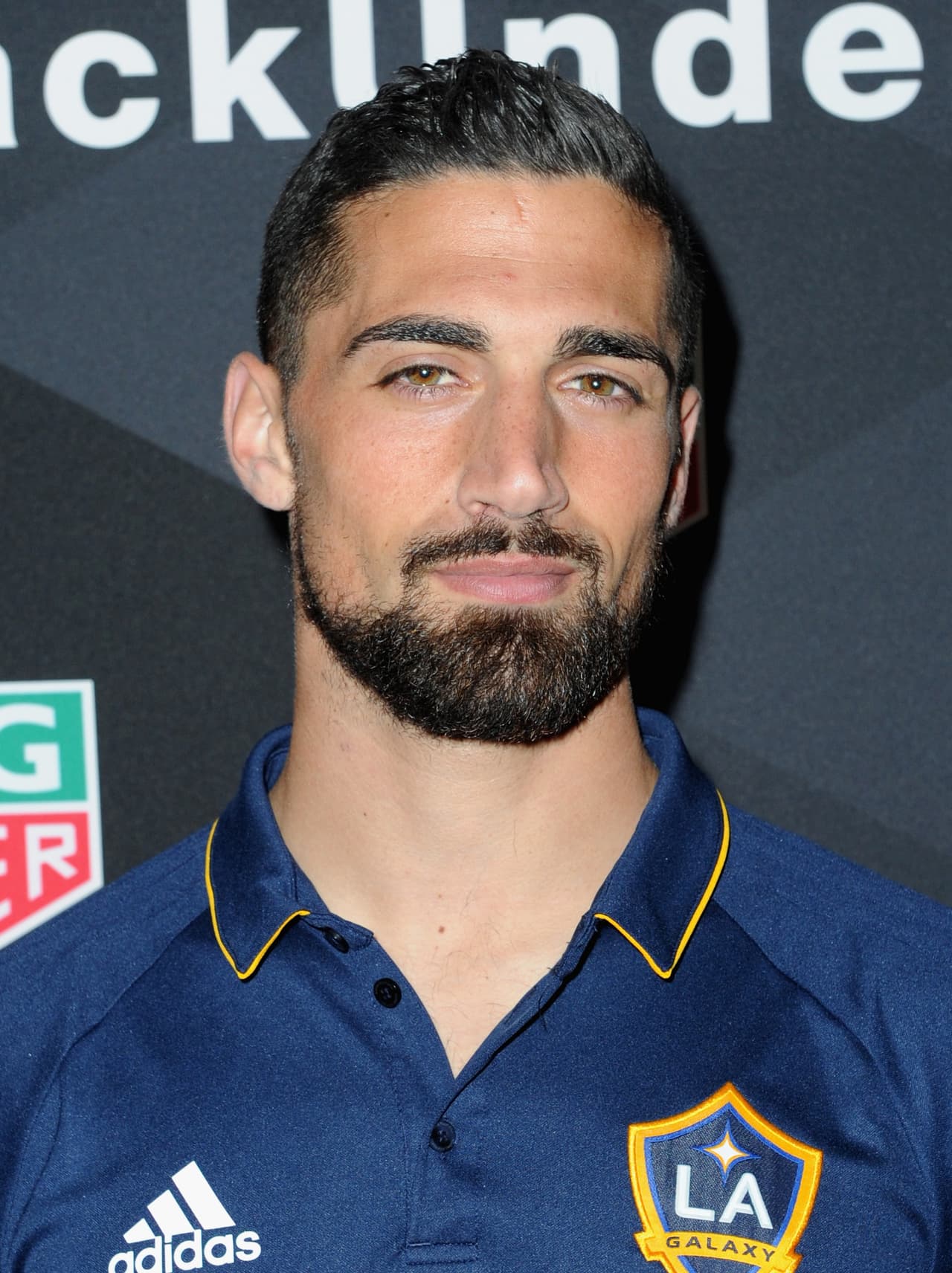 El futbolista de 26 años Sebastian Lletget está nominado a Premios Juventud en la categoría Couples That Fire Up My Feed (Parejas que encienden las redes), en la que participa con su novia Becky G.