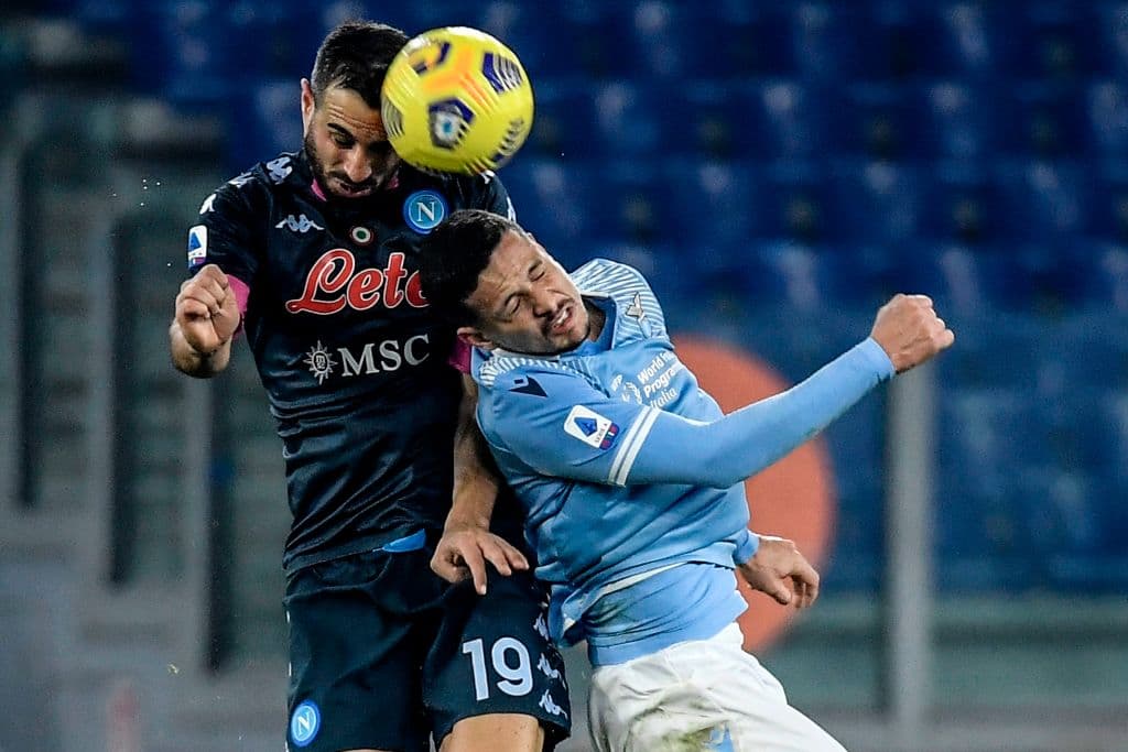 Lazio, como local, se impuso al Napoli de Genaro Gatusso 2-0. Los goles corrieron a cargo de Ciro Immobile y Luis Alberto Romero. El mexicano Hirving Lozano dejó el campo lesionado del tobillo, durante la J13 de la Serie A.
