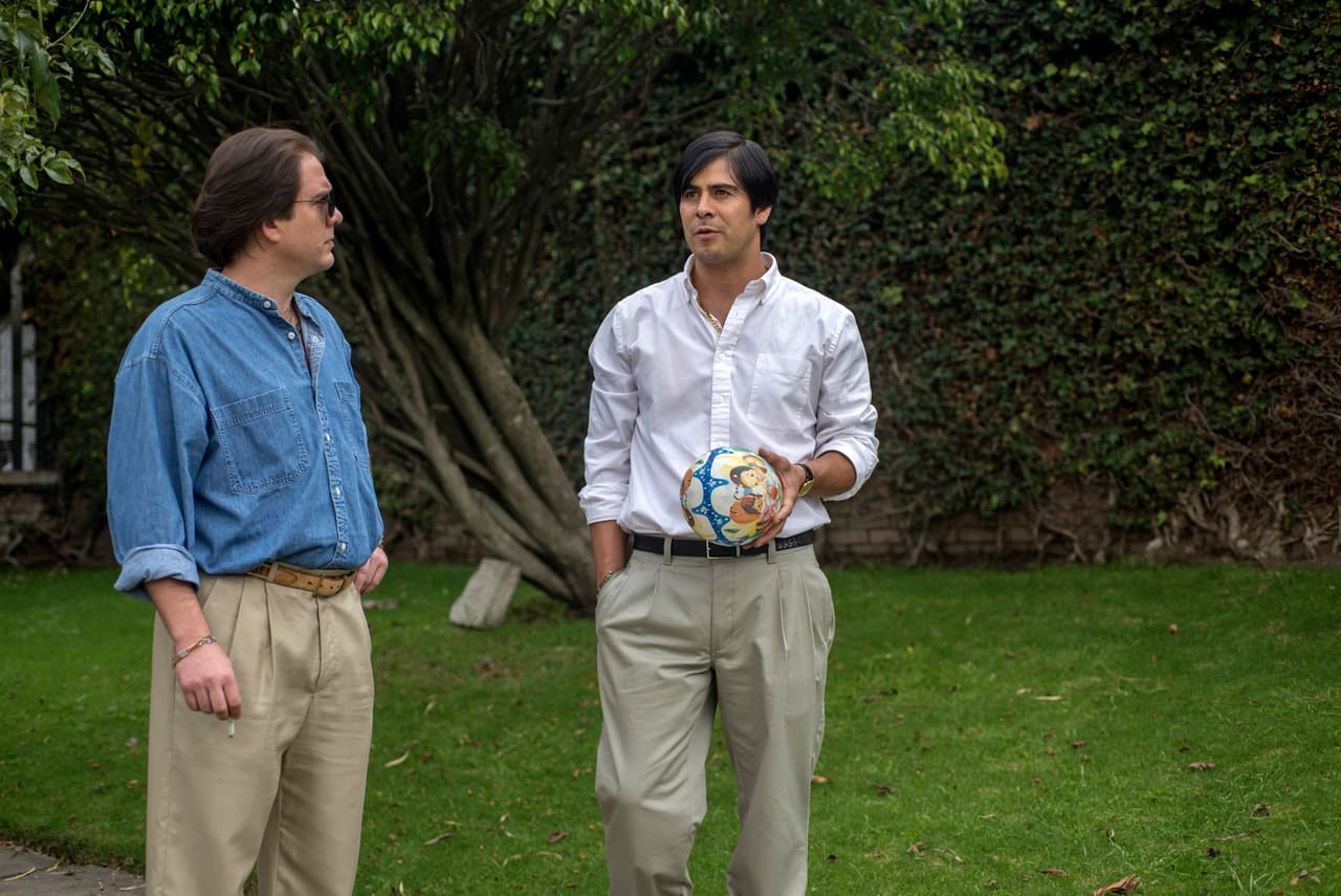 Querían esperar la estabilización del clima político tras su participación en la 
<b><a href="http://www.univision.com/series/el-chapo/el-chapo-joaquin-guzman-loera-escapo-del-atentado-de-los-avendano-donde-murio-el-cardenal-posadas-ocampo-escena-del-dia-video">balacera donde el cardenal Posadas Ocampo fue asesinado</a></b>.