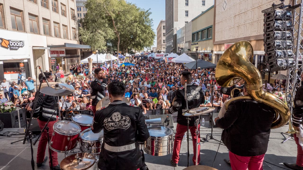 La celebracion de Independencia en el Fulton Mall