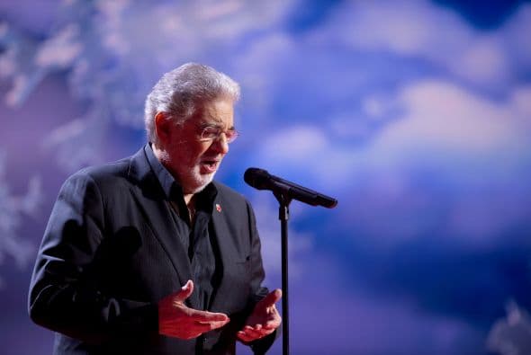 Plácido Domingo nació el 21 de enero de 1941. Además es director de orquesta, productor y compositor, y director general de la "pera Nacional de Washington en Washington, D.C. y en la "pera de Los Ángeles.