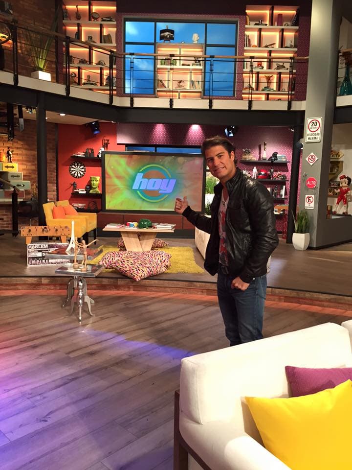 Iniciamos la semana con un galanazo, Alex Sirvent. ¡Bienvenido!