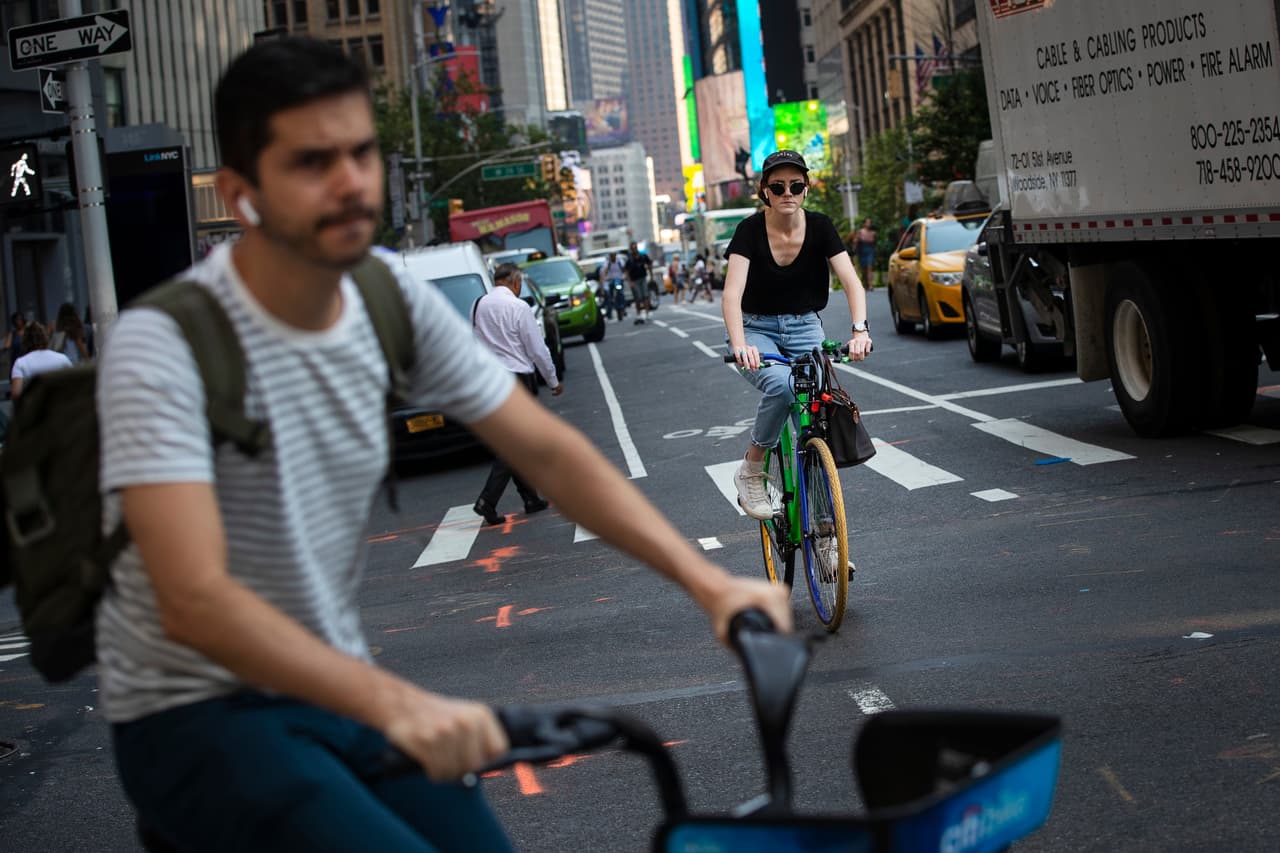 Anuncian la construcción de 100 millas de carriles para bicicletas en la ciudad de Nueva York