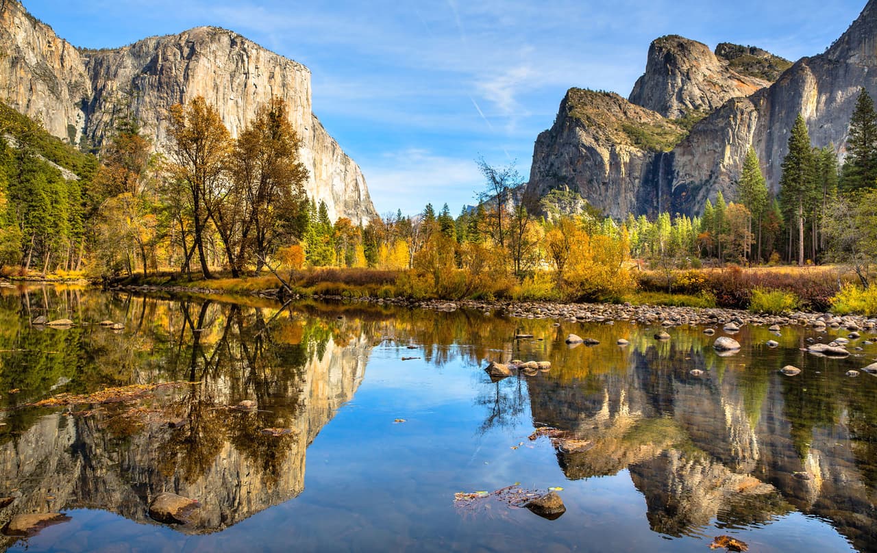 <b>Puesto 4. Yosemite, Estados Unidos</b>
<br>
<br>Este impresionante Parque Nacional está ubicado en las montañas de Sierra Nevada de California. “Es conocido por sus secuoyas gigantes, cascadas, acantilados de granito, lagos, montañas y diversas plantas y animales”, explica Kuoni.
<br>