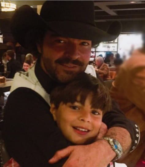 El pequeño Pablito, el otro ángel del interprete originario de Torreón, Coahuila.