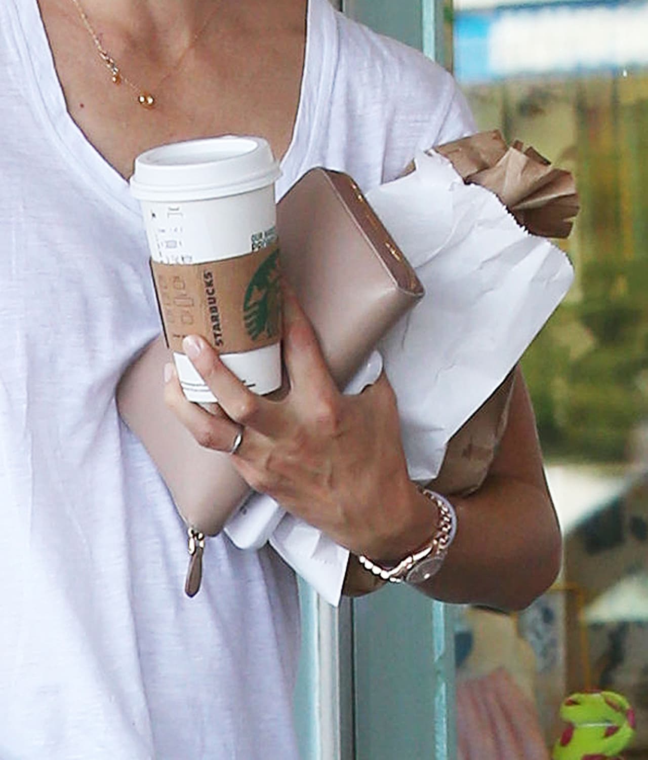 Vistazo a su anillo.