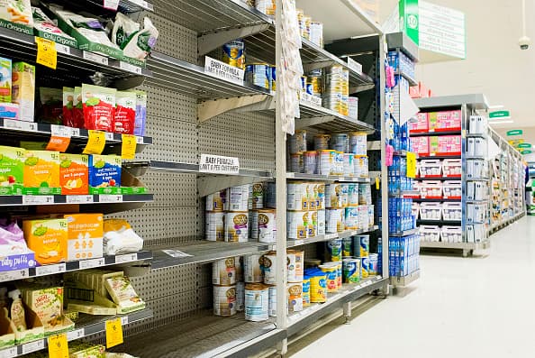 Sabogal asegura que hay
<b> alternativas locales disponibles y seguras</b>, que los bebés pueden consumir mientras se normaliza el suministro del alimento.