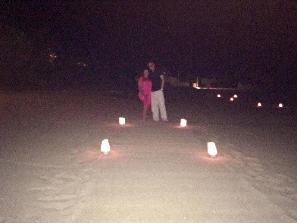 Eduardo Philippe, quien era 13 años más grande que la actriz, le pidió matrimonio en Acapulco Guerrero a mediados del 2017 y ella aceptó feliz.