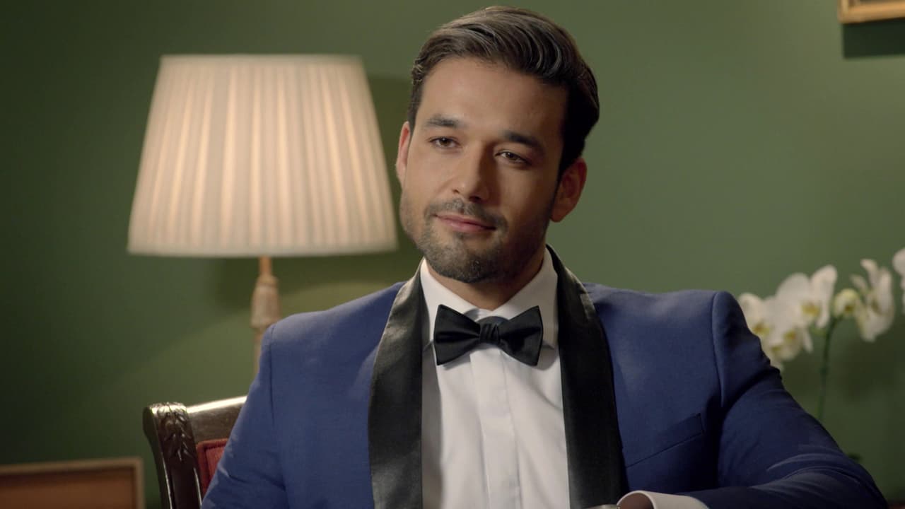 Carismático y millonario, Ricardo se rodea de las personas que necesita para poner en marcha su plan de dominación.