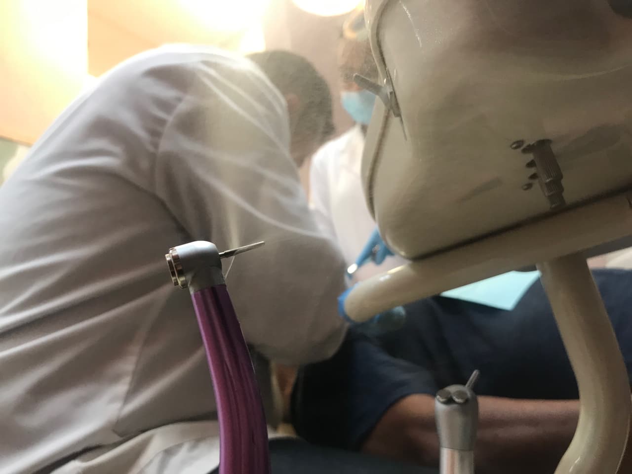 Tras un viaje de 4 horas en autobús, Arcadio llegó a la clínica New Covina Dental Group, en donde fue atendido por expertos en salud dental.