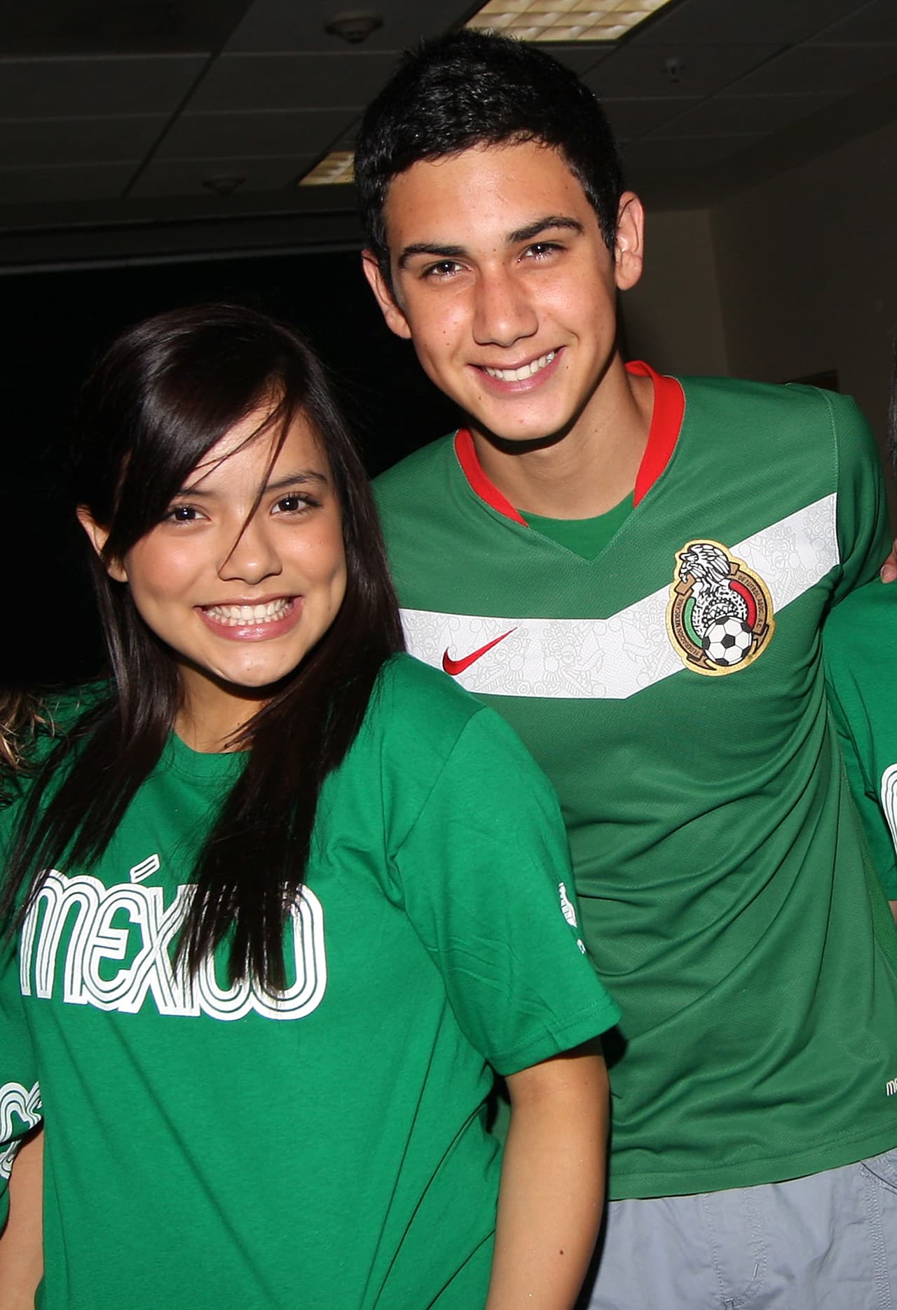 Trabajó en una telenovela infantil más: 'Misión S.O.S'; después se sumó al elenco de 'Bajo las riendas del amor' y 'Atrévete a soñar', en la que volvió a compartir escena con Danna Paola, y donde conoció a Samadhi Zendejas. Fueron pareja y cantaron a dueto el tema '
<a href="https://www.youtube.com/watch?v=LSQDeiexZwo" target="_blank">Aquí estaré yo</a>' .