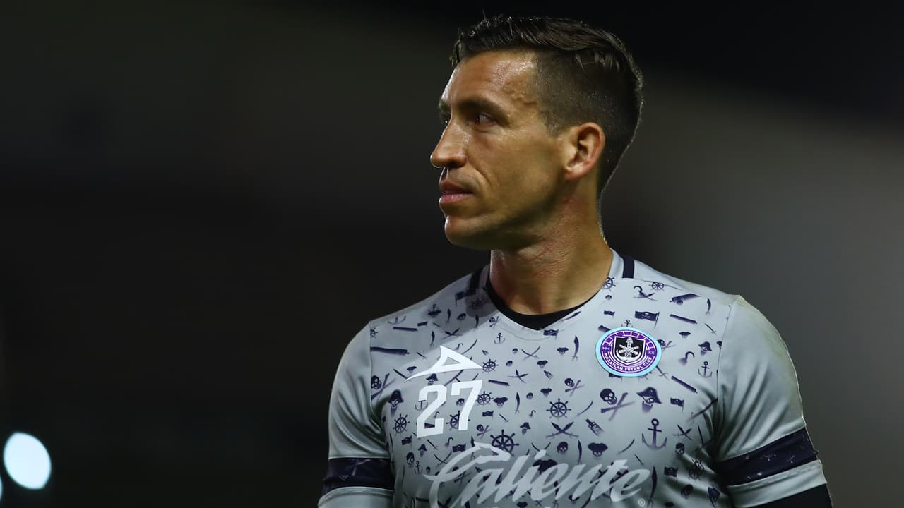 Vikonis se va de México tras la muerte de su expareja Paola Salcedo