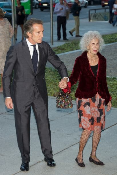 La familia de Cayetana ha confirmó que su estado es grave, no ha hecho un sólo gesto desde que llegó a su palacio y se mantiene con respiración asistida.