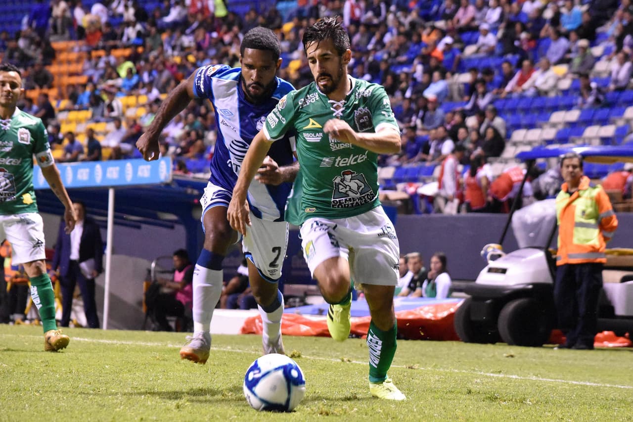 Fernando Navarro. El lateral con mejor pie para centrar en el futbol mexicano.