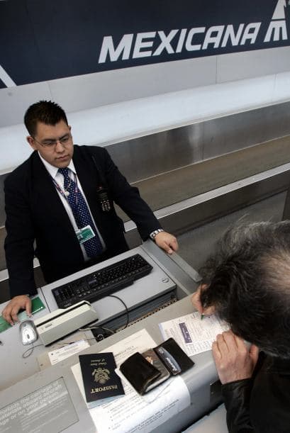 “Han pasado ya muchos meses, llevamos muchos intentos fallidos, muchos grupos que han dicho que tienen interés y los recursos y no cumplen a la mera hora”, y preguntó cuántos intentos o engaños habría que esperar “para darse cuenta de que estamos entrando en la ruta crítica”.