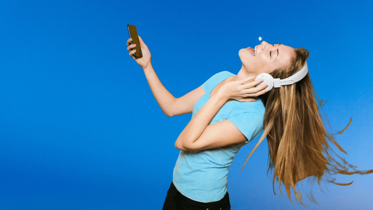 Blue Monday: 10 canciones latinas para subirte el ánimo hoy